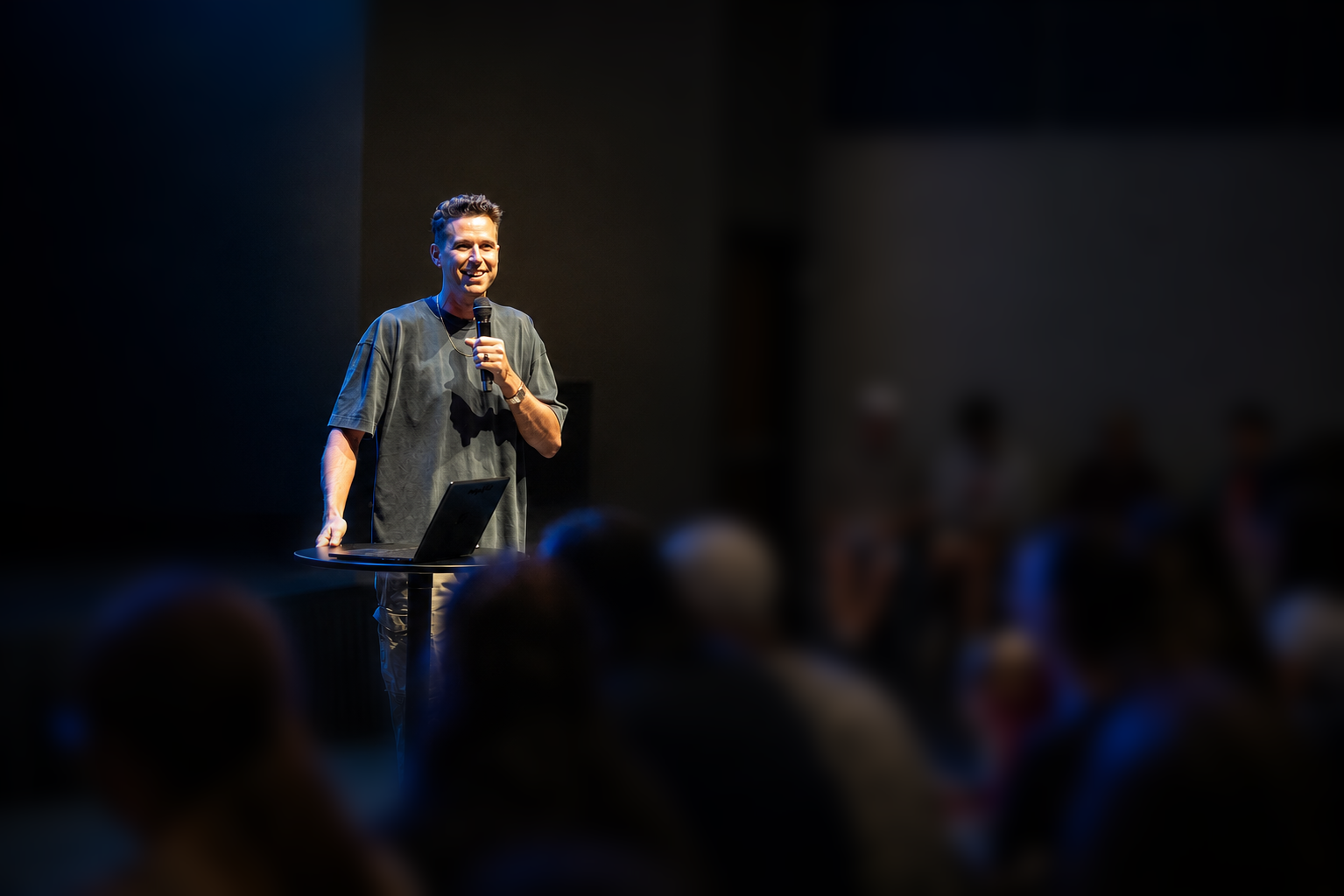 Peter Pizzuto speaking to an audience